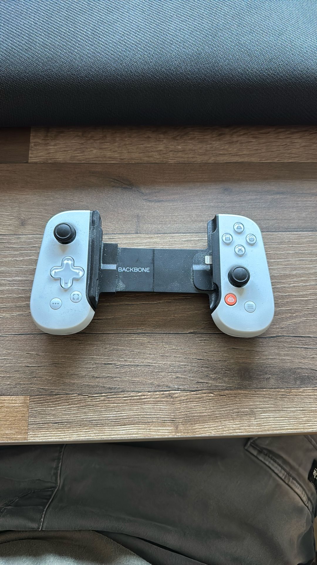 Lightning backbone PlayStation Buttons