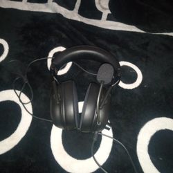 Razer Black shark V2 Wired Gaming Headset  (Black) 