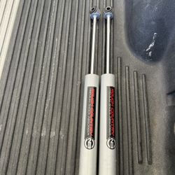 2014-2025 Rough Country Rear Shocks