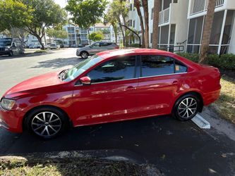 2013 Volkswagen Jetta 2.5L – Clean Title – $3,800