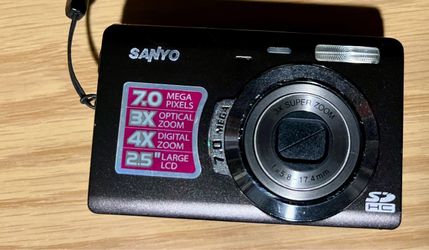 Sanyo 7.0 MP Digital Camera