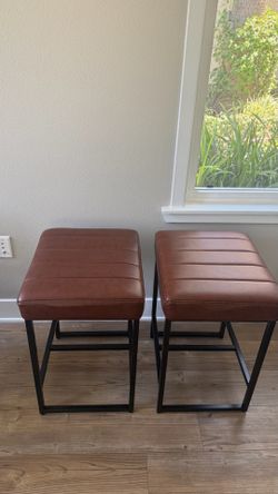 2 stools