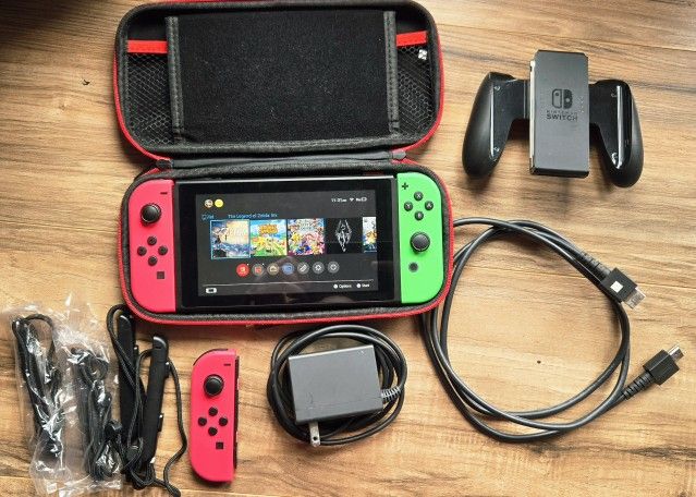 Nintendo Switch + 5 Games