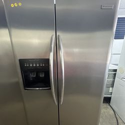 Frigidaire 36” side By Side Refrigerator No Ice🧊