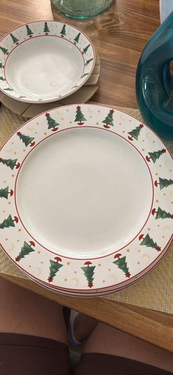 Sakura Stoneware Christmas Dinner plates set of 4 and 1 bowl
