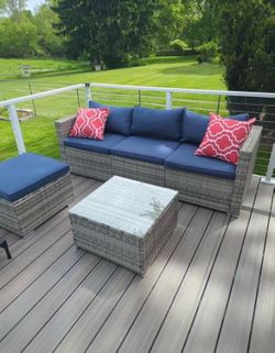 (FREE DELIVERY) BRAND NEW In Box Outdoor Set Sectional