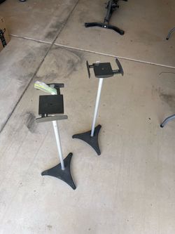 Speaker holder