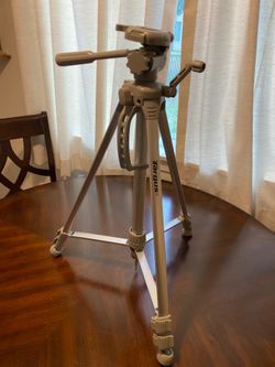 Targus 58" Camera & Phone Tripod Stand (Model TGT-58TR)