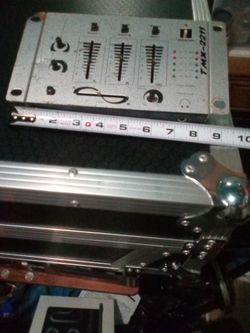 Small compact DJ mixer