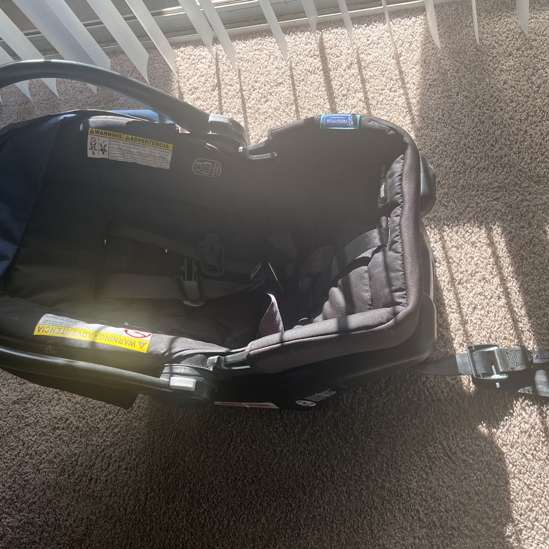 Car seat With Button