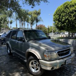 1999 Ford Explorer