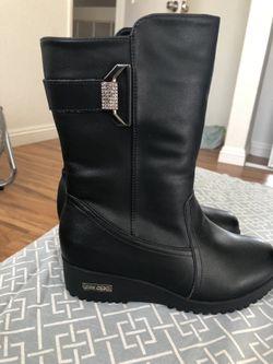Junior girls boots brand new size 5