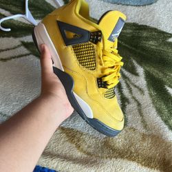 Lightning Jordan 4