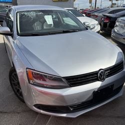 2011 VW Jetta 1200down