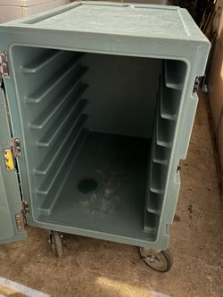 Cambro hot food transport