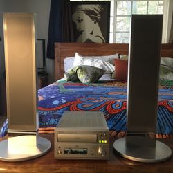 Denon Mini 3 CD Changer System With Sony Rare Flat Speakers