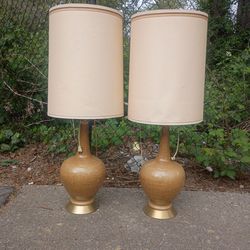 2 lamps