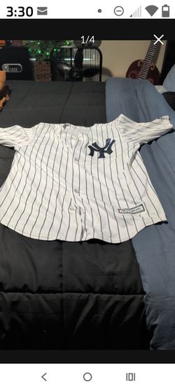 Men medium ny Yankee's jersey . Great condition!(Majestic)