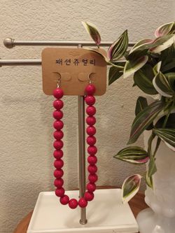 Beautiful Unique Costume Fashion Red Color Necklace Jewelry. 