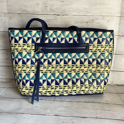 Beautiful NEW Nine West textured raffia shoulder bag