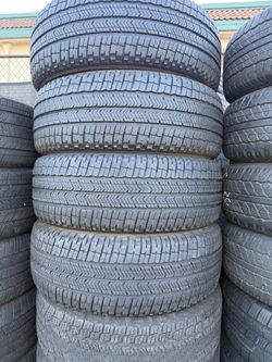 Vendo 275/65/r18 las 4 llantas Michelin pot $190