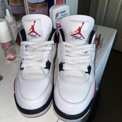 Jordan 4s