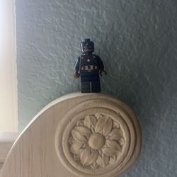 Lego Captain America Mini Figure