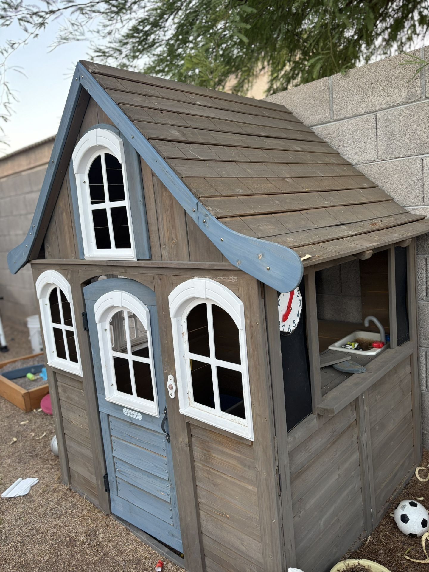 outdoor play house