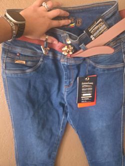 Women Colombian jeans