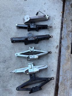 Spare tire Car Jack stands 5$ Each 30$ for all