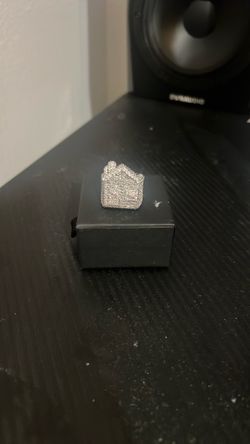 VVS  MOISSANITE TRAPHOUSE RING SIZE 9