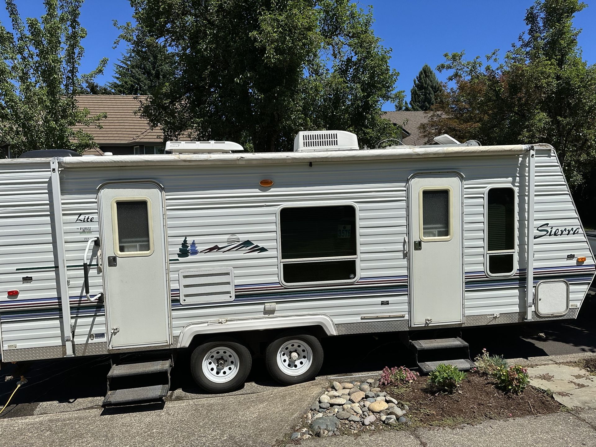 Forest River Sierra Lite 23ft Travel Trailer w/updates 
