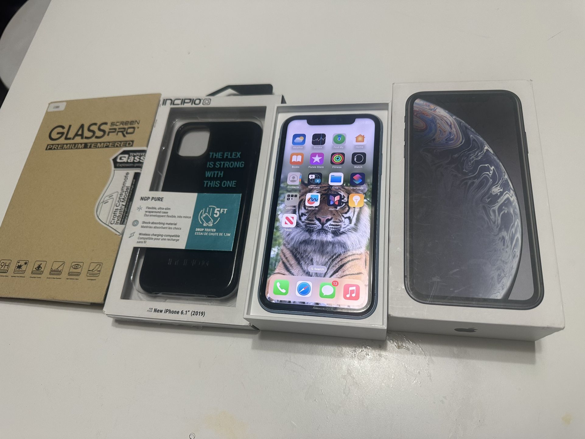 iPhone XR FACTORY UNLOCKED Bundle 