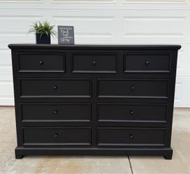 Beautiful Black 9-Drawer Large Solid Wood Dresser