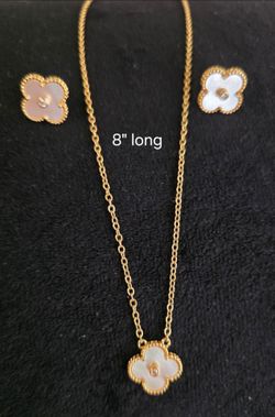 Clover motif mother-of-pearl necklace & earring set- Elegant Women's Jewelry