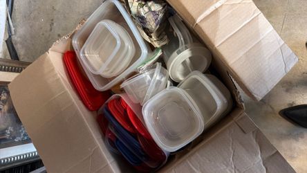 Box with kitchen items