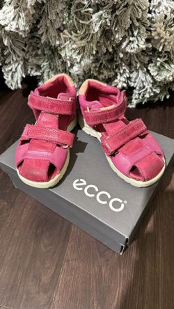 Ecco Peekaboo sandals Size 8-8,5