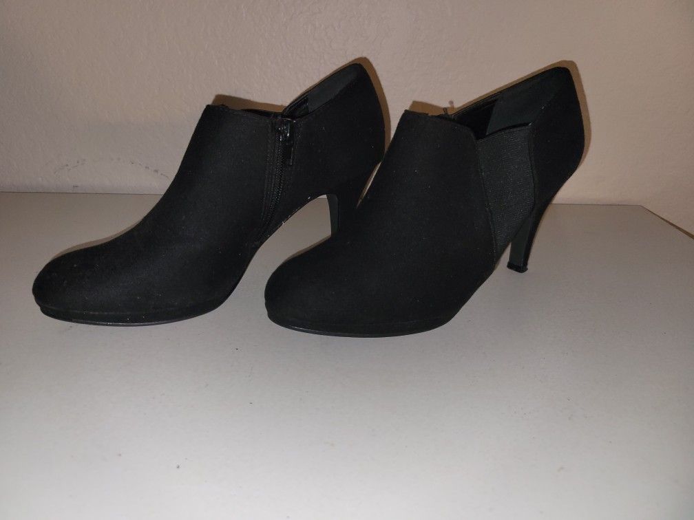 Black 7.5 Booties