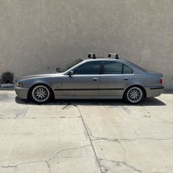 2003 BMW 525i