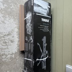 Thule T2 pro xtr 2 bike with wheels to make it easy to move around its a 2 in receiver brand new in box with keys and locks $1000 out the door for a n