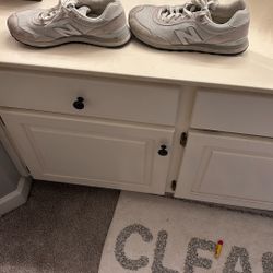 New balance size 10 white 