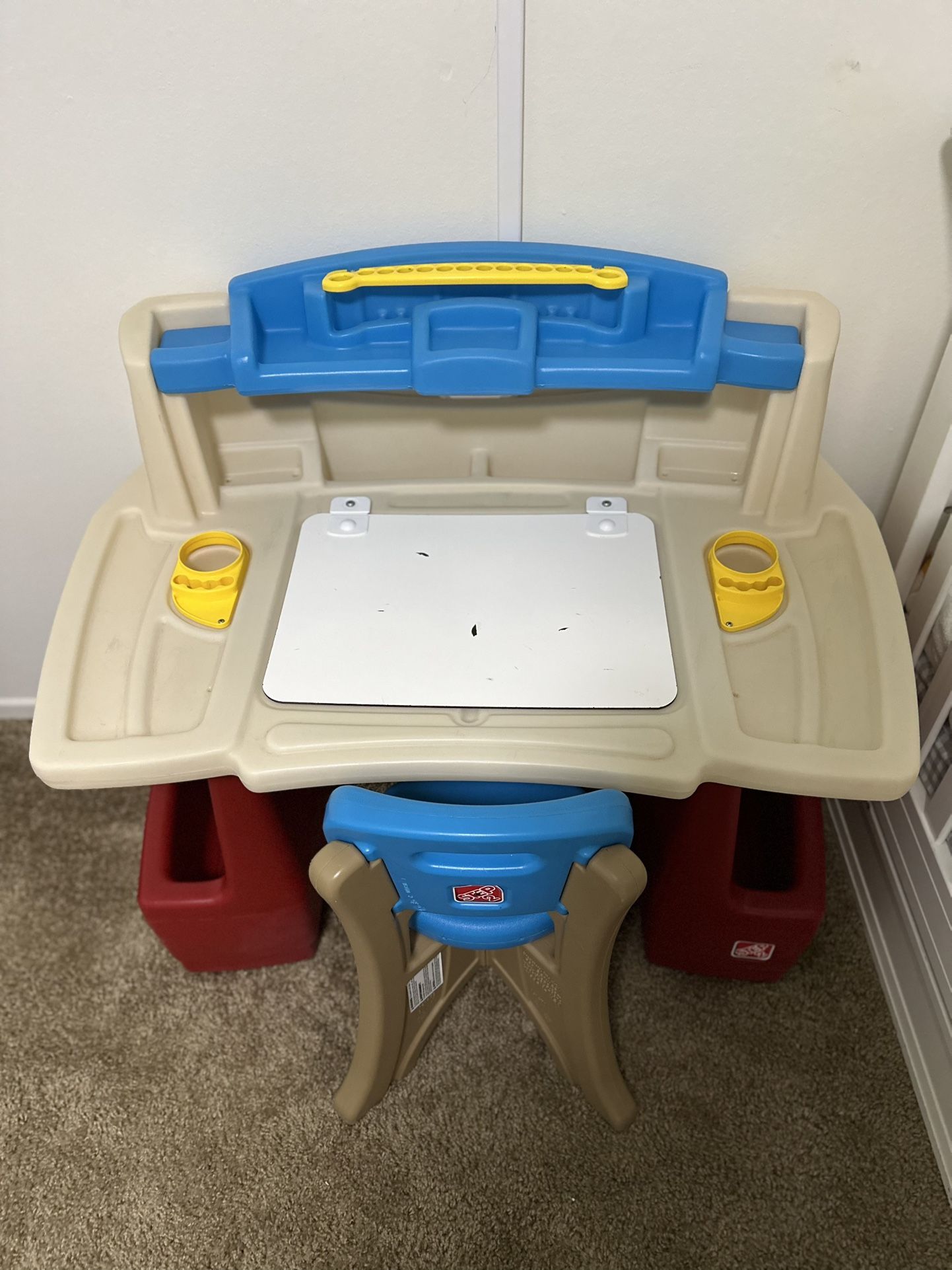 Step2 Deluxe Art Master Desk Plastic Kids Activity Center and Table