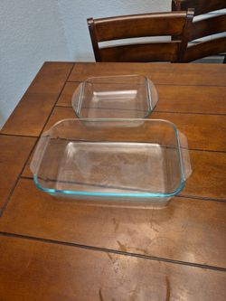 2 Glass Oven Dishes
