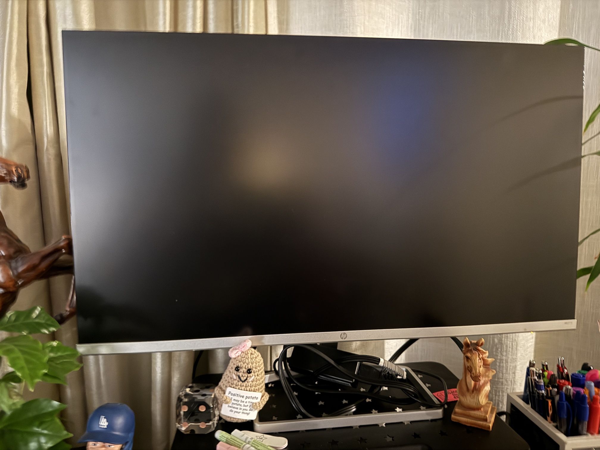 HP Monitor 27”
