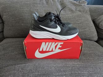 Nike Star Runner 4 Size 4.5Y