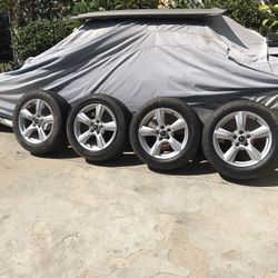 235/55/17  Mustang