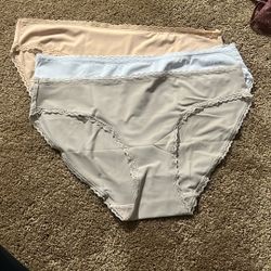 2 Pairs Of Seamless Underwear