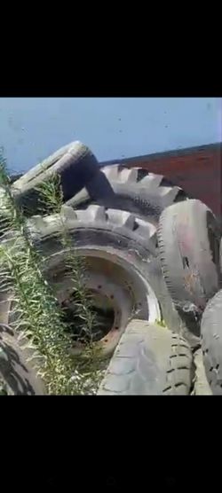 Lot of tractor tires and rims