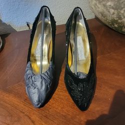 Womans Black Velvet Heels 
