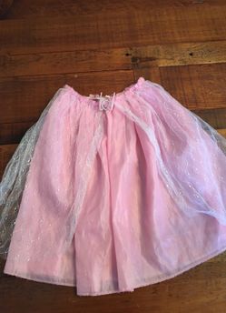 Pink dress up skirt. Size 4-6x